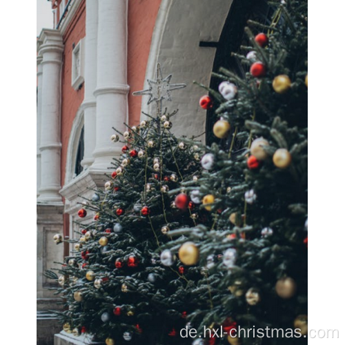 Künstlicher Weihnachtsbaum der Innendekoration